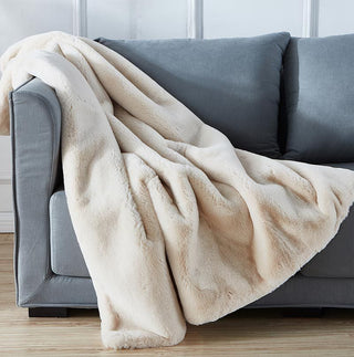 Cassilda Luxury Chinchilla Faux Fur Throw Blanket (50" x 60")